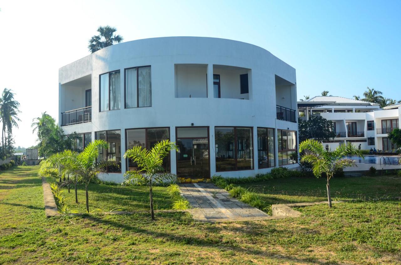 Capital Wind Kalpitiya "Wind Beach" Экстерьер фото